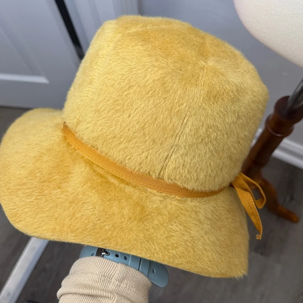 Vintage Golden Yellow Betmar Hat - Picture 14 of 17